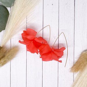 Flower dangle earrings